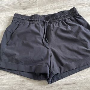Cuffed short